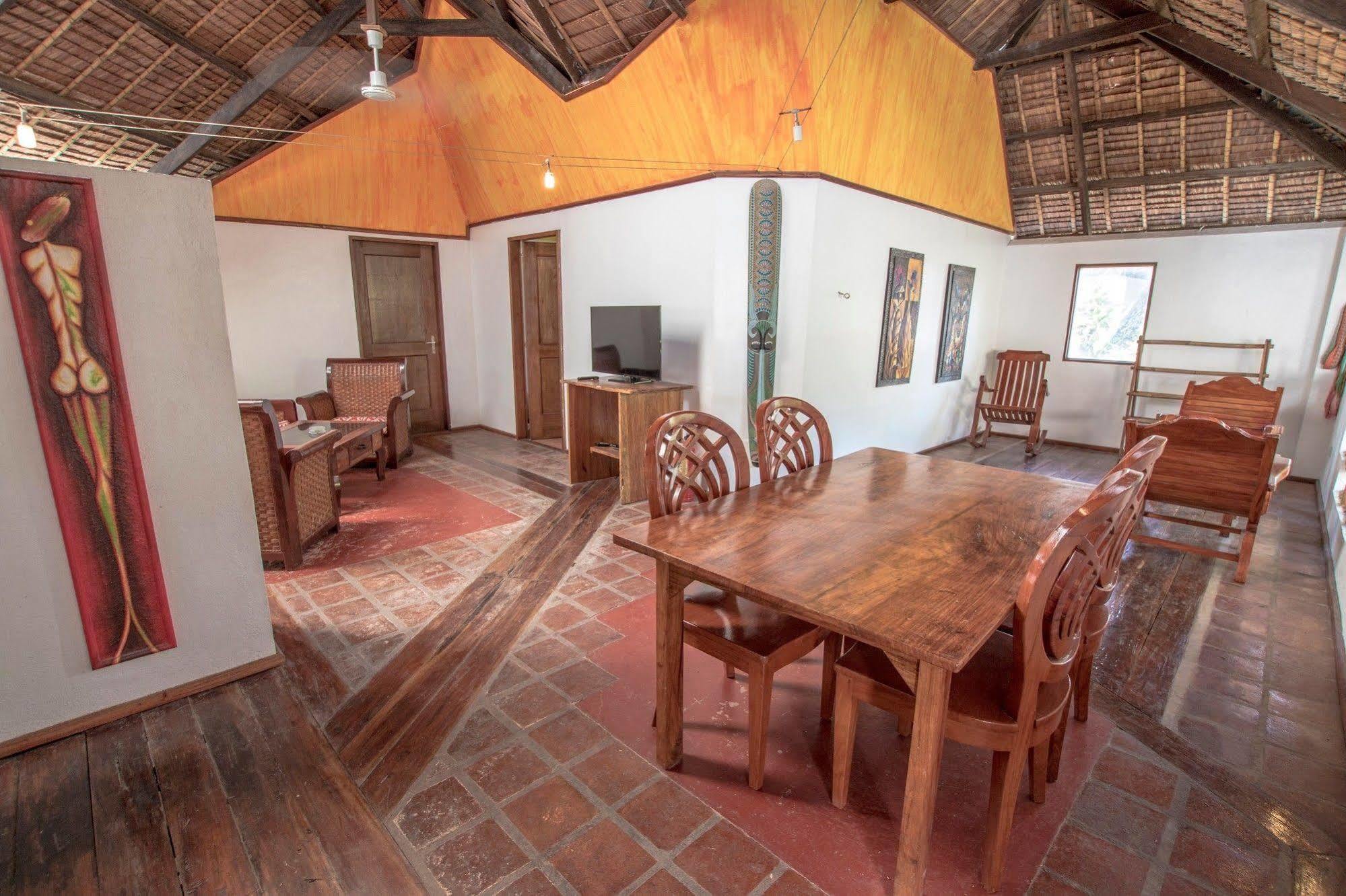 Bamboo Bungalows Resthouse Balabag  Exterior foto